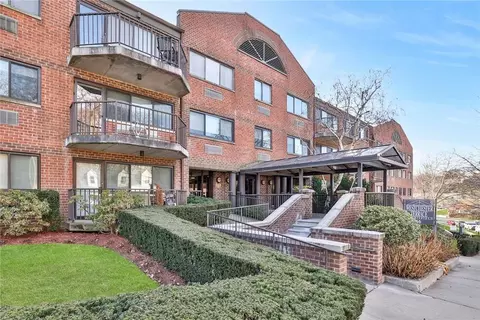 66 Crisfield St #3A, Yonkers, NY 10710