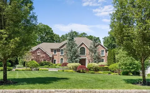 72 Juniper Ter, Tuxedo, NY 10987
