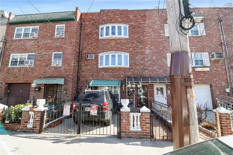2426 Maclay Ave, Bronx, NY 10461