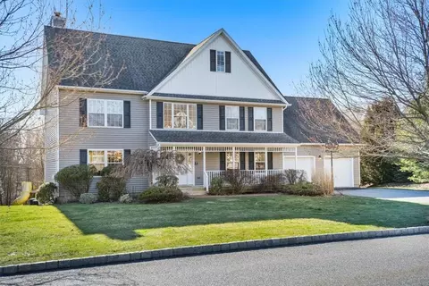 7 Brianna Ln, Yorktown Heights, NY 10598