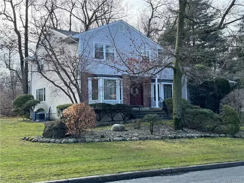 47 Dutchess Dr, Orangetown, NY 10962