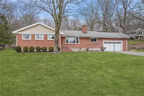 422 Elizabeth Rd, Yorktown, NY 10598