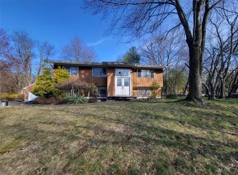 22 Smith Hill Rd, Ramapo, NY 10952