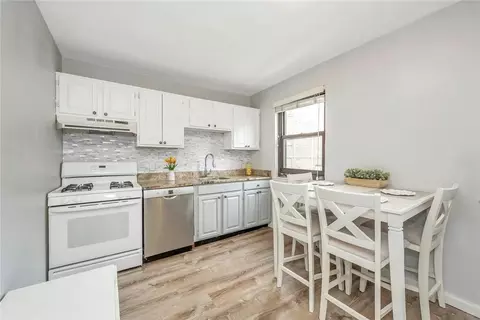 5 Lawrence Dr #C, Greenburgh, NY 10603