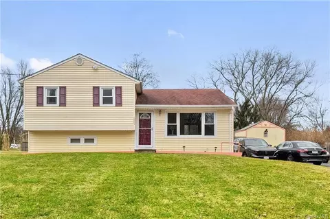 621 Glenwood Rd, Yorktown, NY 10598