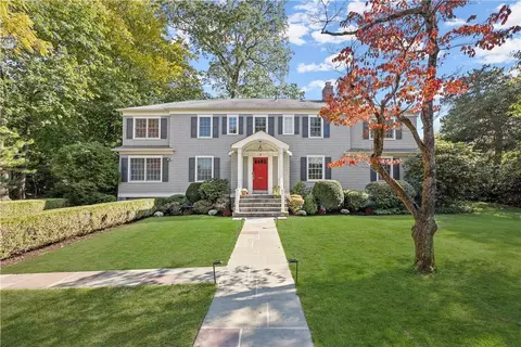2 Montrose Rd, Scarsdale, NY 10583