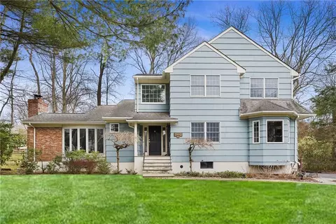 17 Eagles Blf, Rye Brook, NY 10573
