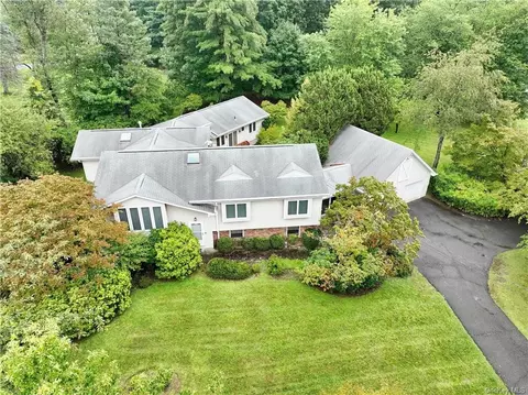4 Juniper Ter, Ramapo, NY 10901