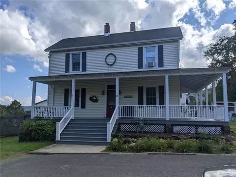 8 High St, Highland Falls, NY 10928