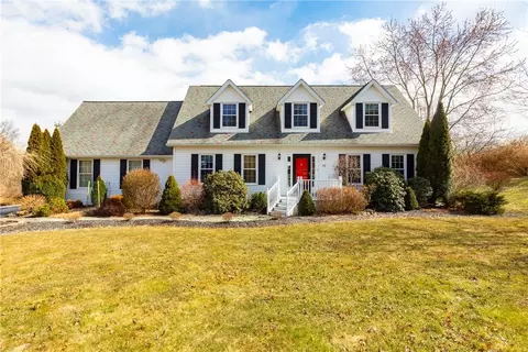 48 Carriage Dr, Red Hook, NY 12571