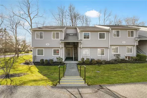 153 Flintlock Way #B, Yorktown, NY 10598