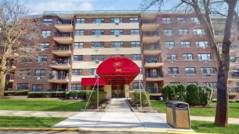 200 Diplomat Dr #3F, Mount Kisco, NY 10549