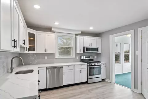 8 Kingman Ter, Yonkers, NY 10701