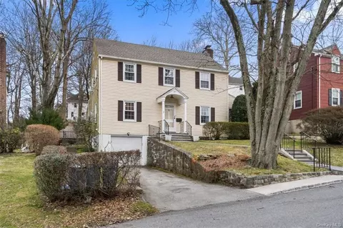 37 Interlaken Ave, New Rochelle, NY 10801