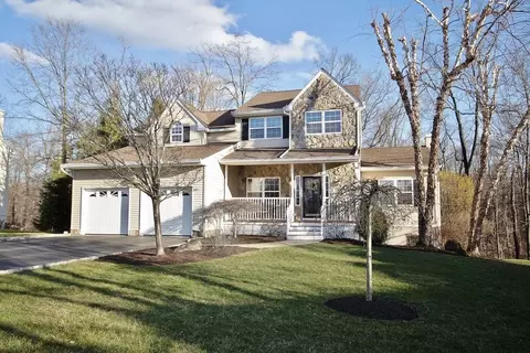 21 Cedardale Loop, Fishkill, NY 12590