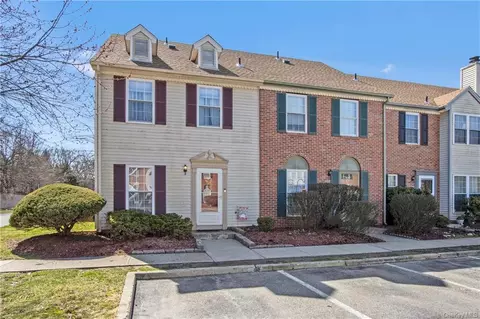 31 Burnett Way, Washingtonville, NY 10992