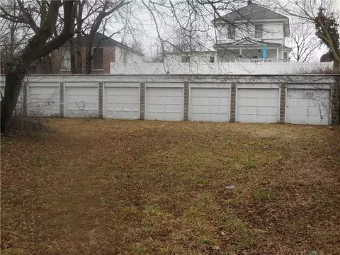 8 Hillcrest Pl, Newburgh, NY 12550