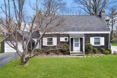 25 High Point Rd, Greenburgh, NY 10583
