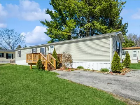 621 Sheafe Rd #146, Poughkeepsie, NY 12601