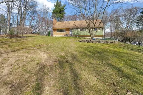 190 Summit Park Rd, Ramapo, NY 10977