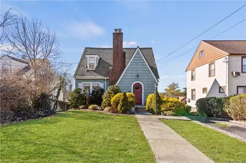 143 Park Dr, Eastchester, NY 10709