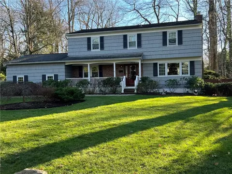 1425 Shadow Ln, Rye, NY 10580