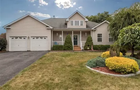 21 Ash Rd, Fishkill, NY 12590