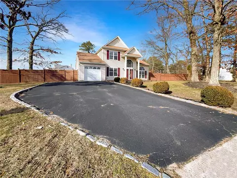 1 Redbud Ct, Middle Island, NY 11953