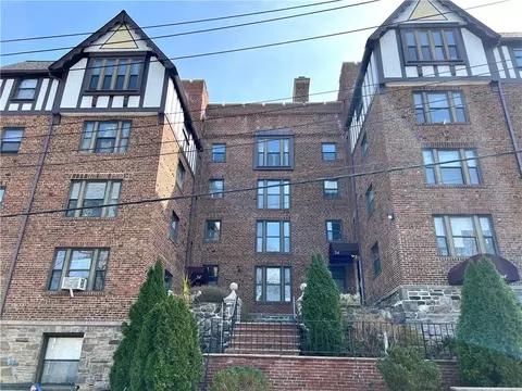 34 Westview Ave #3D, Eastchester, NY 10707