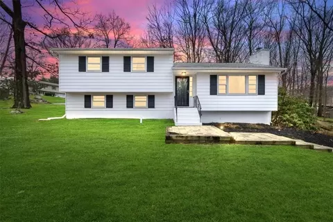 4 Saratoga Rd, Newburgh, NY 12550