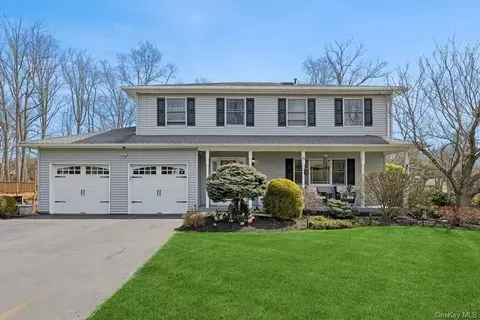 4 Friend Ct, Clarkstown, NY 10920
