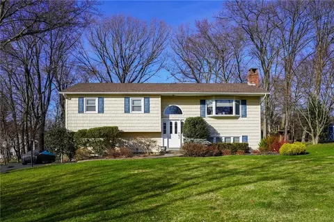 1 Margaret Ln, Thiells, NY 10984