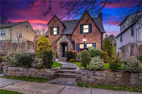 17 Lenox Ave, Mount Vernon, NY 10552