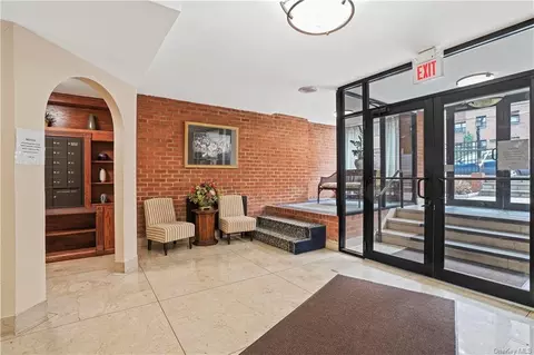 636 N Terrace Ave #4C, Mount Vernon, NY 10552