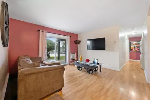 1608 Old Country Rd, Greenburgh, NY 10523