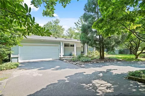 265 Harriman Rd, Greenburgh, NY 10533