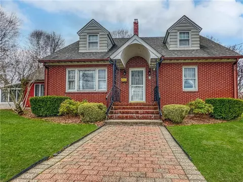 3 Hillside Ave, Wappinger, NY 12590