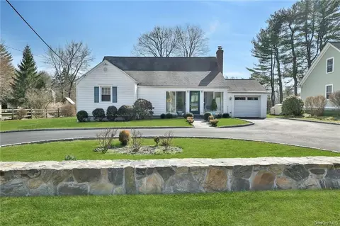 280 Bear Ridge Rd, Mount Pleasant, NY 10570