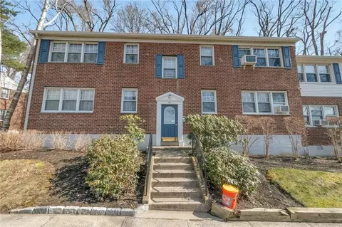 42 Underhill Ave #1B, Harrison, NY 10604