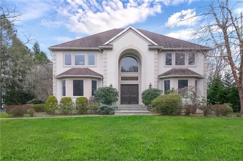 6 Jamison Ct, Harrison, NY 10604