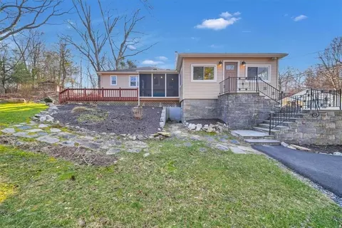24 Grasslands Rd, Kent, NY 10512