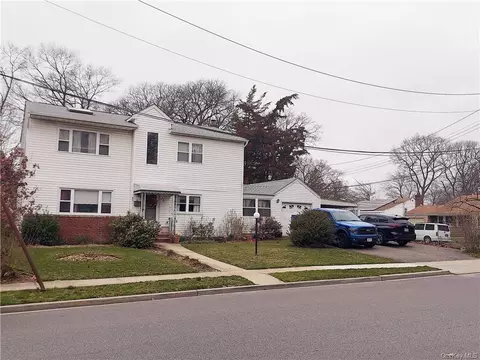 72 Roberts Pl, Roosevelt, NY 11575