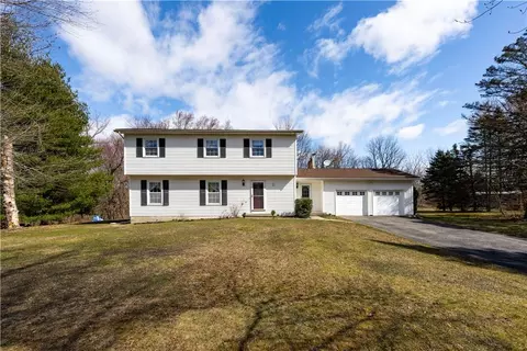 9 Cathy Ln, Hopewell Junction, NY 12533