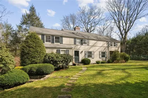 105 Marcourt Dr, New Castle, NY 10514