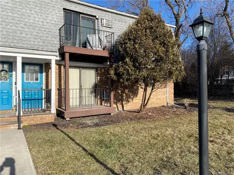 5 Fortune Rd W #M, Wallkill, NY 10941