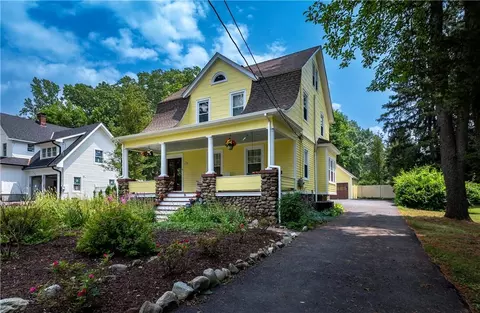 23 Pacific Ave, Clarkstown, NY 10954