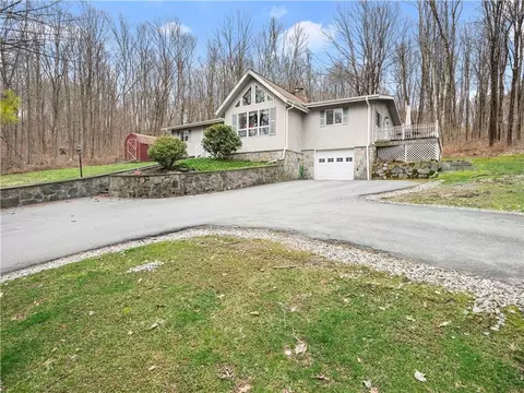 11 Equestrian Acres Ln, Southeast, NY 10509