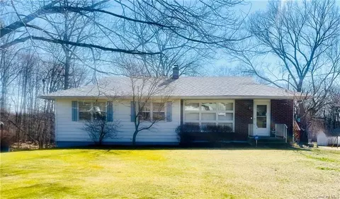 23 Miller Heights Rd, Wallkill, NY 10940