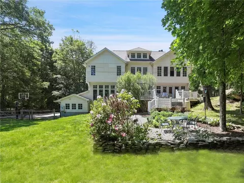 8 Hopes Farm Ln, Bedford, NY 10506
