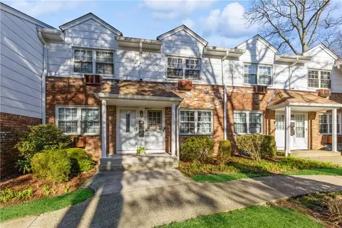 144 Parkside Dr #144, Ramapo, NY 10901